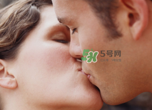 如何接吻更有感覺(jué)？如何接吻讓她舒服？