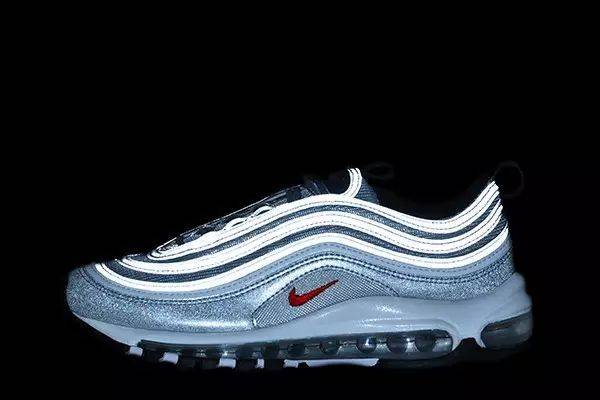 耐克AirMax97銀紫配色細(xì)節(jié)測評 個性又時尚的鞋子