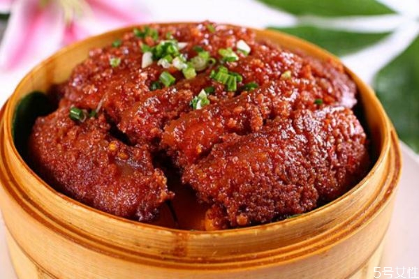 粉蒸肉有什么營養(yǎng)價(jià)值呢 粉蒸肉搭配什么更健康呢