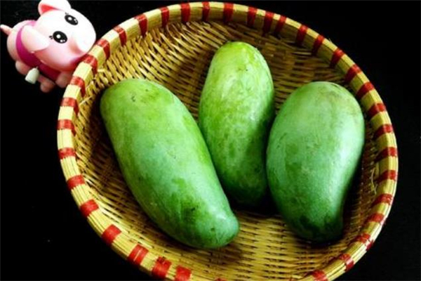 青芒果沒(méi)熟吃了會(huì)中毒嗎 青芒切開(kāi)太生了怎么辦