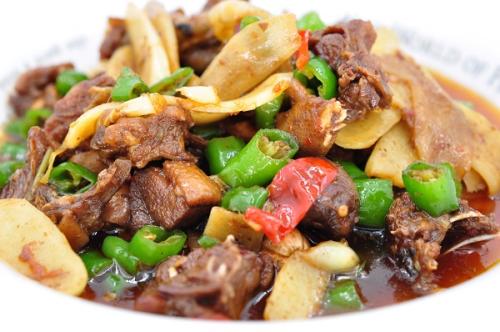 青椒鴨肉有什么營(yíng)養(yǎng) 青椒鴨肉怎么做好吃