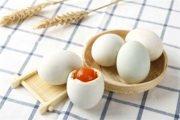糖尿病患者可以吃咸鴨蛋嗎 經期能吃咸鴨蛋嗎