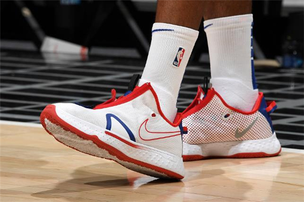 nike pg4和freak1哪個(gè)好 pg4和字母哥一代對比測評