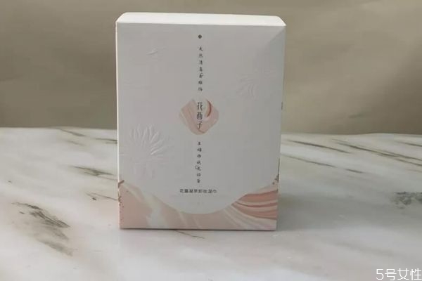 花西子卸妝濕巾和完美日記卸妝巾哪個(gè)好 兩者各有優(yōu)勢