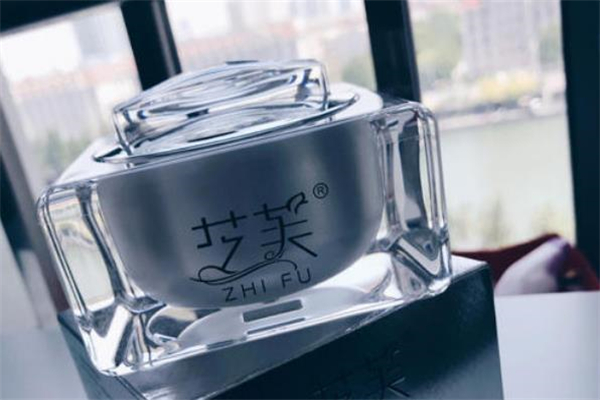 瘦臉?biāo)看斡枚嗌?瘦臉?biāo)茨?>
<strong>瘦臉?biāo)看斡枚嗌?瘦臉?biāo)茨?/strong>
</a>
<p>瘦臉?biāo)菍τ谀槾蟮娜藖碚f十分有誘惑力的一款單品，相信大家都有聽說過，堅(jiān)持使用的話確實(shí)是可以起到瘦臉作用的，那么，瘦臉?biāo)看斡枚嗌俦容^合適呢？</p>
</li>
<li>
<a href=