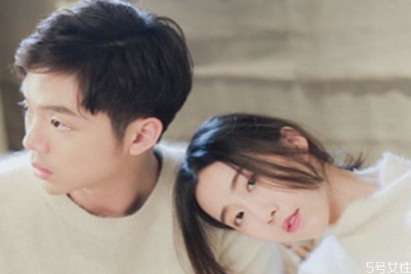 分手后如何讓他后悔并主動(dòng)復(fù)合 分手后如何讓前任想復(fù)合