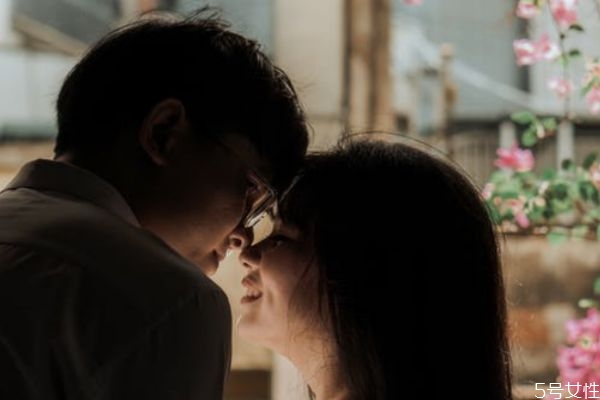 老公不愛自己怎么辦 怎樣對(duì)付不愛你的老公