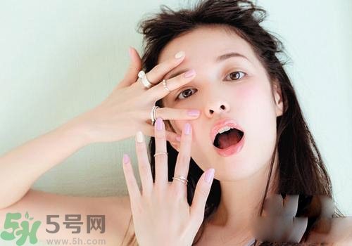 眼妝暈妝怎么辦？解救眼妝暈妝的方法