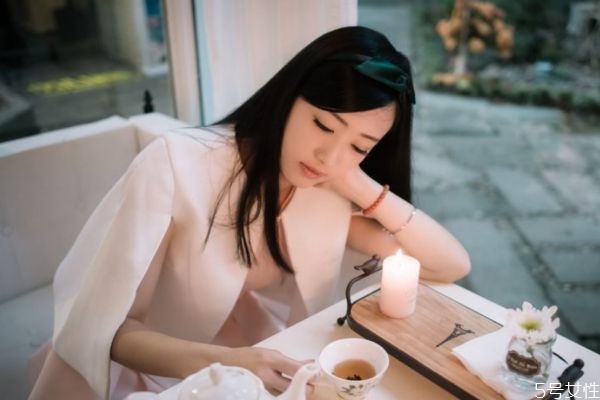女友說(shuō)謊的表現(xiàn)有什么 怎么分辨女友是不是說(shuō)謊