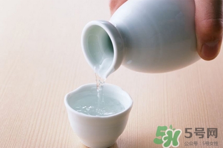 喝白酒能喝出白血病嗎？白血病人能喝酒嗎？