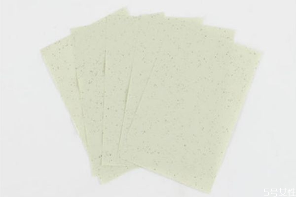 長期使用吸油紙的壞處 吸油紙對(duì)皮膚的利弊