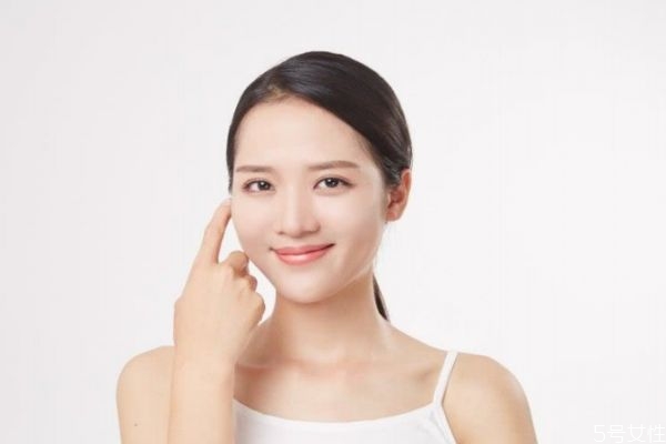 涂水乳會(huì)長痘嗎 水乳會(huì)造成長痘嗎
