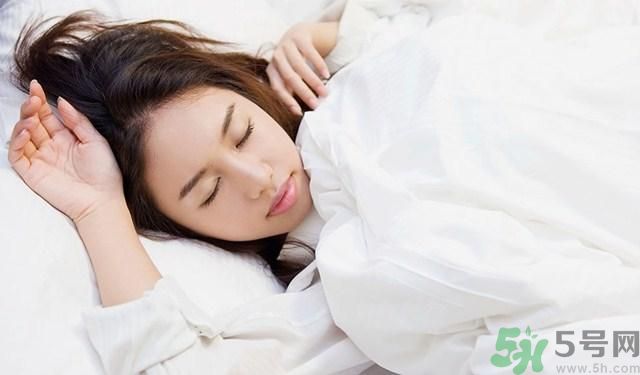 睡覺流口水是什么原因？睡覺流口水怎么辦？