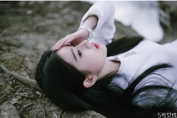 日常關(guān)心問(wèn)候女生的話(huà) 真正愛(ài)你的人經(jīng)典語(yǔ)錄