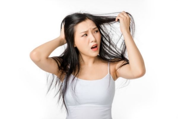 燙過(guò)的頭發(fā)能用梳子梳嗎 燙卷的頭發(fā)用梳子梳直了怎么辦