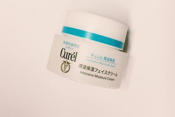 適合夏季用的面霜有哪些 夏季好用的面霜有哪些