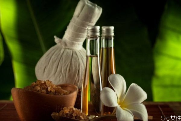 精油開(kāi)背后的好處有什么 什么是精油開(kāi)背的好處