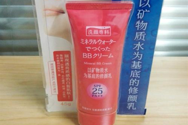 珊珂透潤(rùn)亮顏修顏乳的功效 珊珂透潤(rùn)亮顏修顏乳好用嗎
