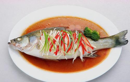 做清蒸魚(yú)的技巧 清蒸魚(yú)用什么魚(yú)好吃