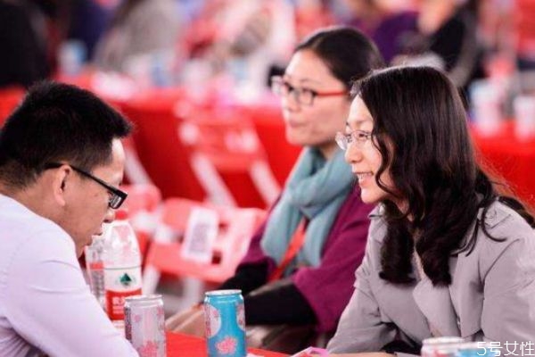 相親后怎么問(wèn)人家態(tài)度 相親見(jiàn)面可以問(wèn)的問(wèn)題