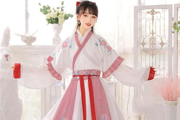 漢服裙擺有多少種長度 漢服六米擺什么意思