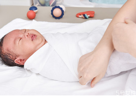 母乳親喂和瓶喂營養(yǎng)一樣嗎 母乳親喂和瓶喂都會瘦嗎 