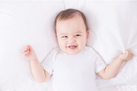 母乳親喂和瓶喂營養(yǎng)一樣嗎 母乳親喂和瓶喂都會瘦嗎 