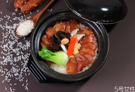 砂鍋煮飯?jiān)趺粗蟛粫?huì)糊 砂鍋煮糊了怎么洗干凈
