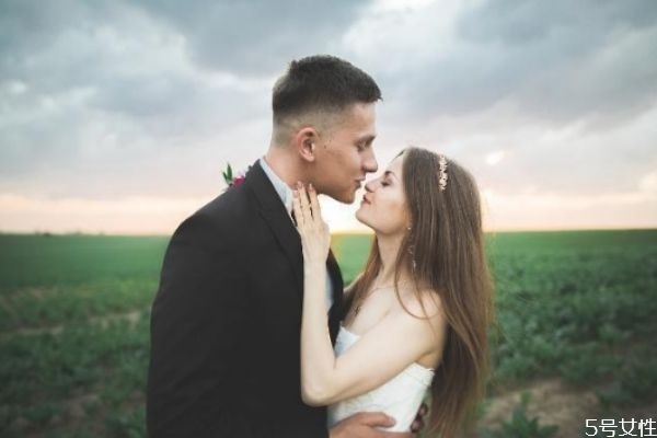 男生會(huì)一直喜歡初戀嗎 男生初戀過(guò)后的感覺