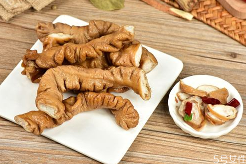 豬大腸怎么洗去味 豬大腸的味道是屎?jiǎn)?>
<p class=