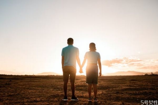 當(dāng)男生開始對你有保護欲 成熟男人追女人的手段