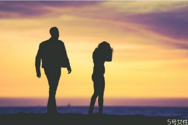報(bào)復(fù)出軌男人最毒方法 發(fā)現(xiàn)男人有外遇聰明做法