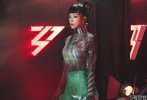 千禧辣妹風(fēng)卷土重來？千禧辣妹是什么風(fēng)格