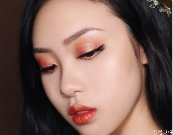 清純少女妝畫法 如何化出高級(jí)感少女妝