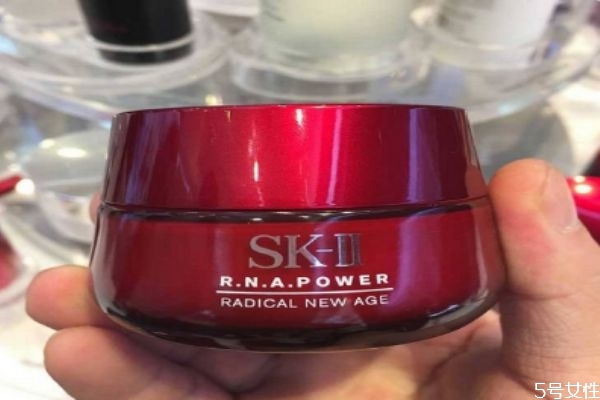 skii眼霜好用嗎 skii眼霜和雅詩(shī)蘭黛哪個(gè)好