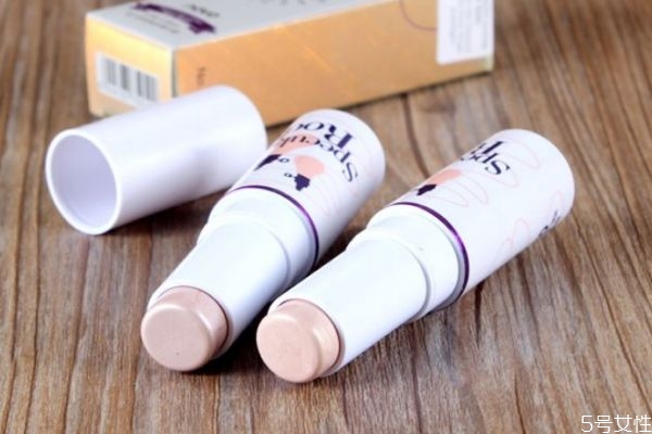 高光棒可以當(dāng)眼影用嗎 高光和眼影的區(qū)別