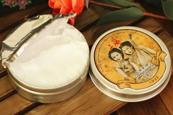 雪花膏應(yīng)該擦什么部位 雪花膏的正確用法