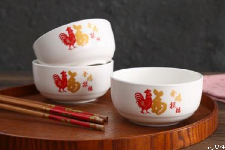過(guò)年買(mǎi)幾個(gè)碗幾個(gè)盤(pán) 過(guò)年添碗的講究