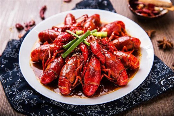 小龍蝦含嘌呤高嗎 小龍蝦對(duì)身體有什么壞處