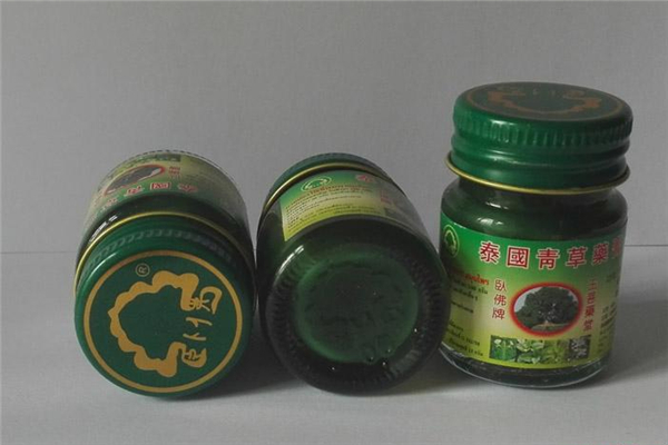 泰國(guó)青草膏可以治腳氣嗎 泰國(guó)青草膏對(duì)腳氣管用嗎