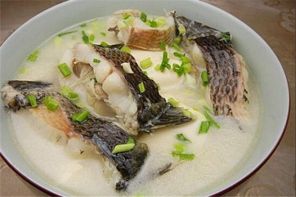 黑魚湯怎么燉好喝又營(yíng)養(yǎng) 黑魚湯如何熬制成白湯