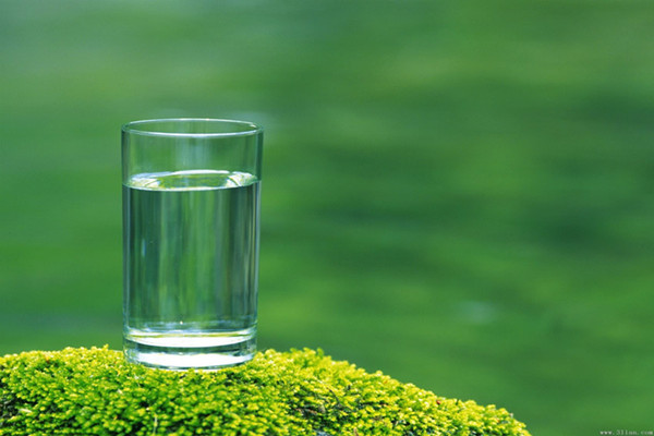 孩子喝白開(kāi)水好不好 孩子喝白開(kāi)水的好處