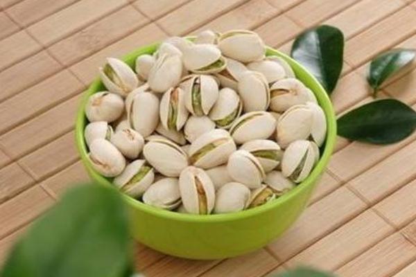 開(kāi)心果可以和蝦一起吃嗎 開(kāi)心果和什么不能一起吃