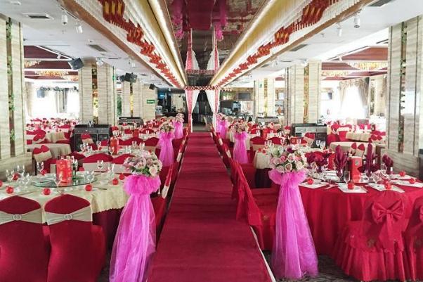 婚宴酒席多少錢(qián)一桌 婚宴酒席主桌座位安排
