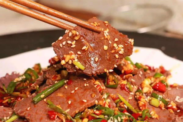 鹵牛肉需要多長(zhǎng)時(shí)間能鹵好 鹵牛肉鹵好了要一直泡著嗎