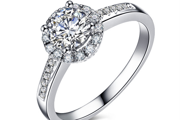 鉆戒是結(jié)婚買(mǎi)還是訂婚買(mǎi) 鉆戒的寓意和象征