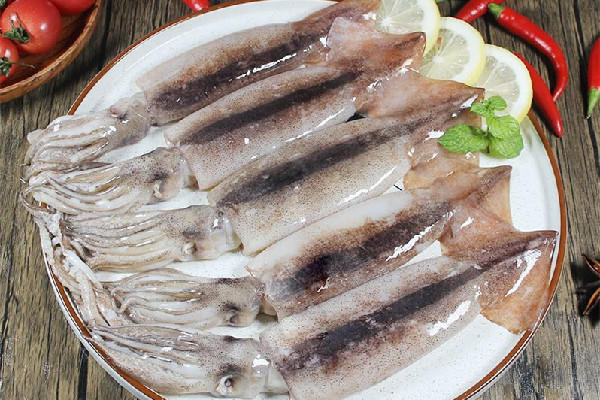 新鮮魷魚(yú)要不要焯水 新鮮魷魚(yú)焯水幾分鐘