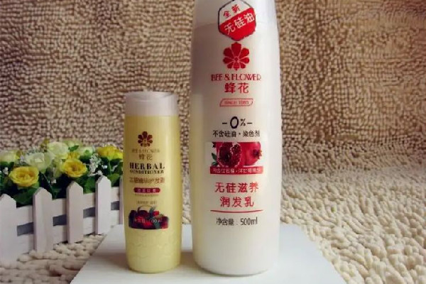 蜂花護發(fā)素和拉芳護發(fā)素那個好用 蜂花護發(fā)素適合什么發(fā)質(zhì)