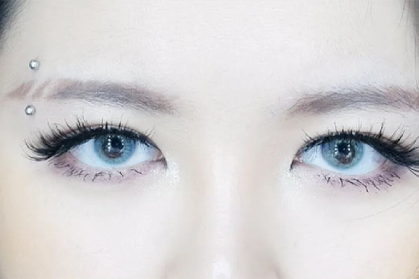 江漢路步行街眾刺紋畫·穿刺·洗紋身·遮蓋穿孔會(huì)疼嗎 打眉釘有什么傷害嗎