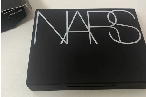 nars大白餅可以當(dāng)粉底用嗎 nars大白餅可以補妝嗎